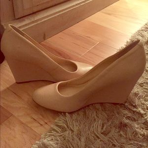 Banana Republic nude wedge heels